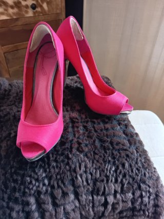 Zapatos Bershka Fucsia Peep Toe Tacón