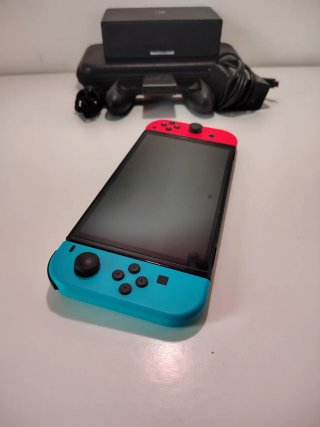 Nintendo Switch OLED 64GB Completa con Accessori