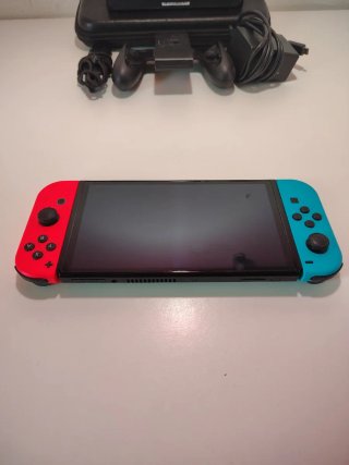 Nintendo Switch OLED 64GB Completa con Accessori