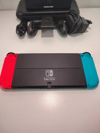 Nintendo Switch OLED 64GB Completa con Accessori