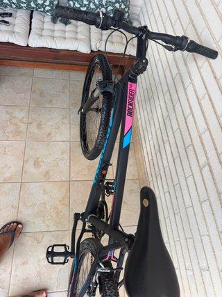 Bicicleta Rockrider 340 Negra/Rosa/Azul