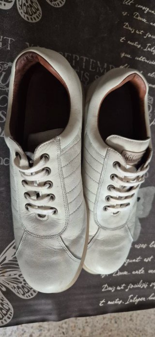 Zapatos Camper blancos de piel