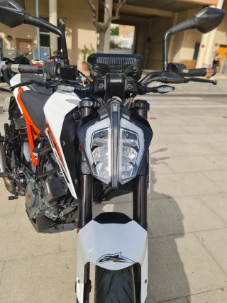 KTM 125 Duke NAKED Blanca y Naranja