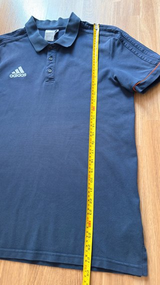 Polo Adidas Azul Talla L con Detalles Naranja