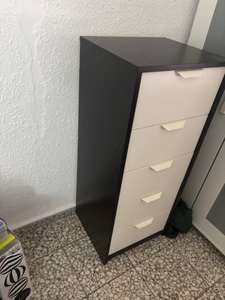 Cajonera negra y blanca con 5 cajones