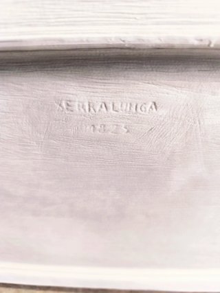 Tre vasi in resina marca Serralunga