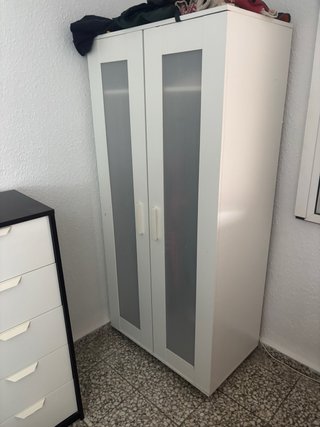 Mueble 2 puertas con ruedas