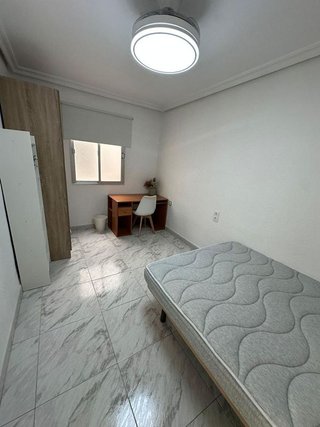 Piso en alquiler en Peñamefecit - Avda Barcelona en Jaén