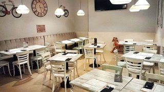 Restaurante en venta en La Verneda i la Pau en Barcelona