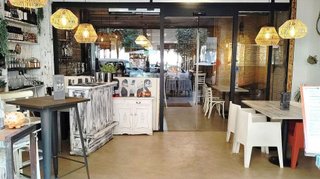 Restaurante en venta en La Verneda i la Pau en Barcelona