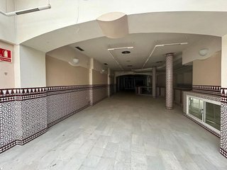 Local comercial en alquiler en Centro - Doña Mercedes en Dos Hermanas