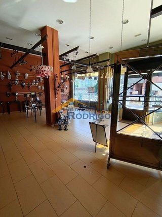 Local comercial en venta en Gamonal en Burgos