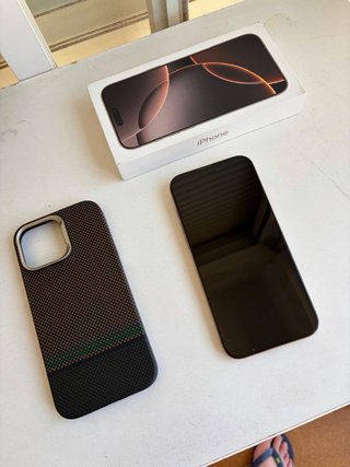 iPhone 16 pro max. Desert titanium