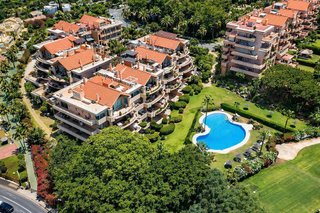 Piso en alquiler en Los Naranjos - Las Brisas en Marbella