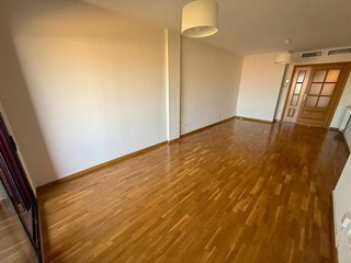 Piso en alquiler en Bola de Oro - Serrallo en Granada