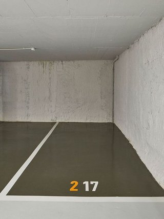 Garaje en alquiler en Navas en Barcelona