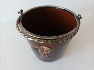 Cubo cerámica esmaltada con figura