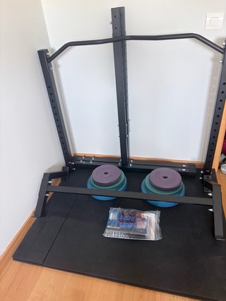 Jaula gimnasio + discos y suelo antideslizante
