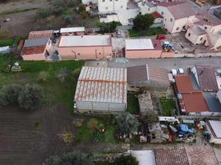 Matera  deposito casetta indipendente con giardino