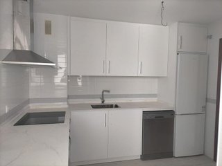 Piso en alquiler en Polígono Cartuja – La Paz en Granada