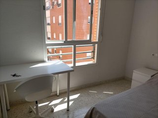 Piso en alquiler en Polígono Cartuja – La Paz en Granada