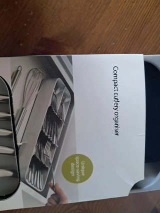 Organizador de cubiertos compacto