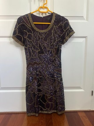 Vestido de fiesta morado y dorado