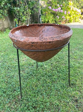 Macetero terracota con pie forja
