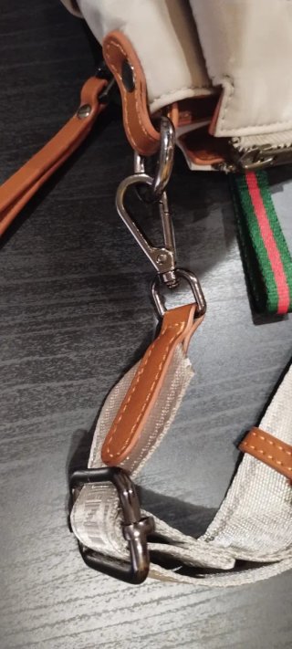 Bolso marca Binnari beige como nuevo