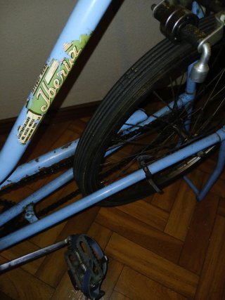 Bicicleta Estática Vintage Azul y Blanca