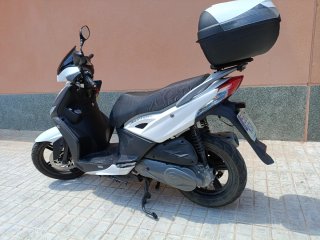 Kymco Agility 125cc Scooter blanca