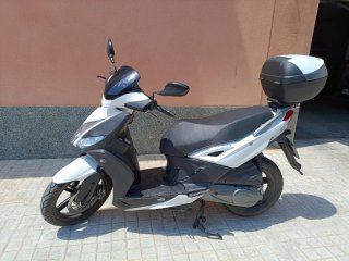 Kymco Agility 125cc Scooter blanca