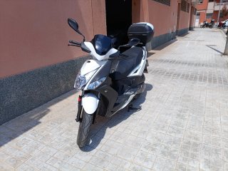 Kymco Agility 125cc Scooter blanca