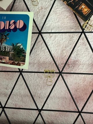 Panel rejilla metálica portafotos con pinzas