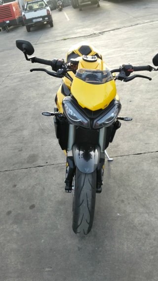 Triumph street triple 765 RS