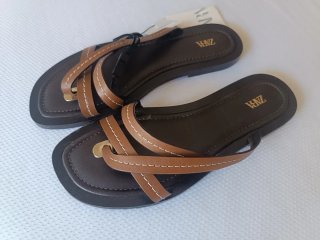 Sandalias planas piel Zara