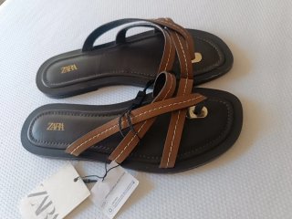 Sandalias planas piel Zara