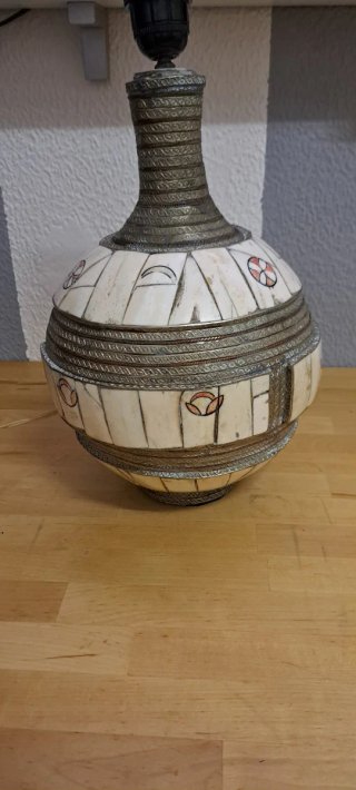 Lámpara de mesa artesanal vintage