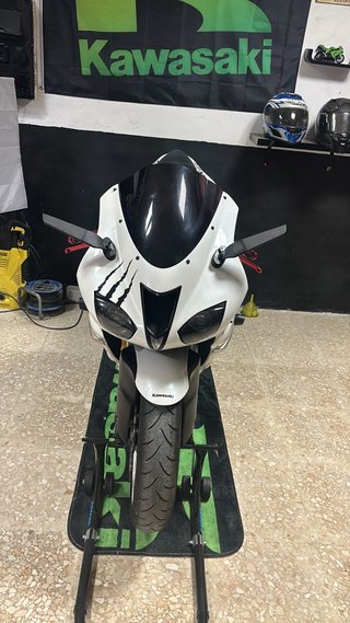 Kawasaki ZX6R 2008 Blanca