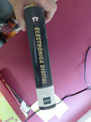 3 libros del primer curso de informática por UNED