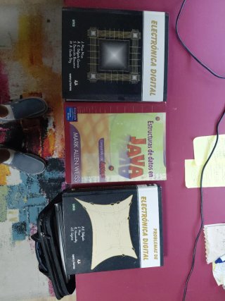 3 libros del primer curso de informática por UNED
