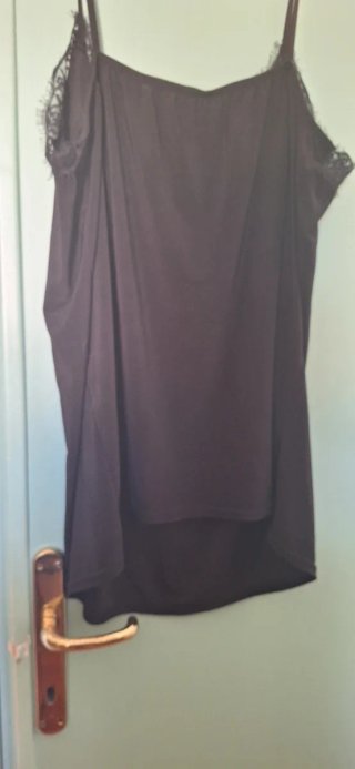 Canotta con pizzo taglia curvy