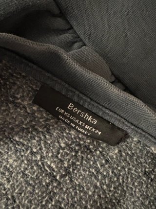 Sudadera Bershka oversize águila Arizona