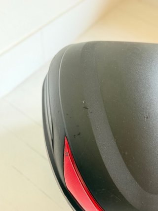 Cofre de moto Givi negro
