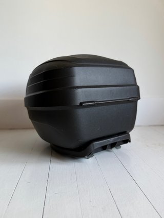 Cofre de moto Givi negro