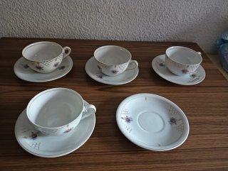 Conjunto 4 tazas y 5 platitos café
