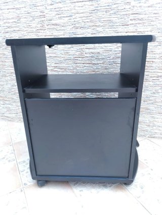 Mesa TV con ruedas