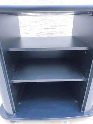 Mesa TV con ruedas