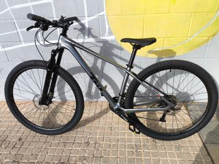 Bicicleta MTB Carbono LEOPARDpro 29” 3x10v