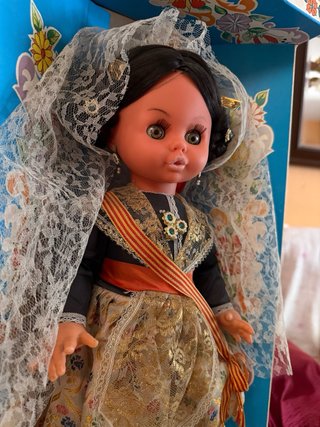 Muñeca Fallera con traje regional